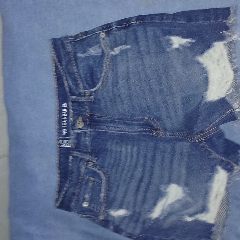 No Boundaries distressed jean shorts
